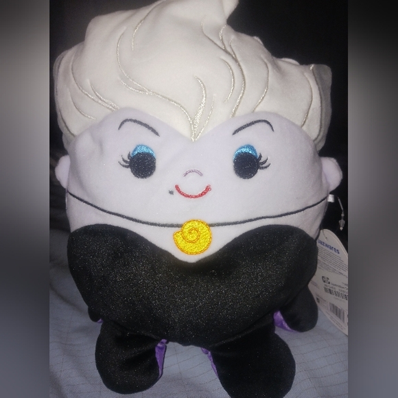 Ursula Sqishmallow - Picture 4 of 4